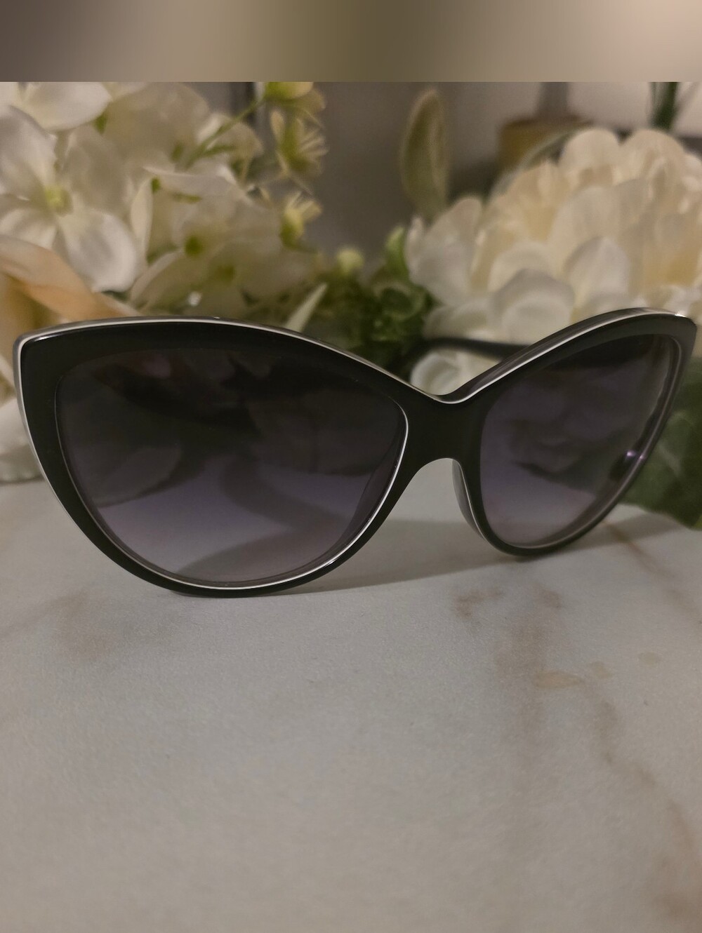 Alexander McQueen Black Gloss Cat-Eye Sunglasses with Gradient Lenses